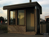 Abribus CIT Laurentides SURF bus shelter