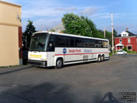 Autobus Drummondville - Bourgeois Tours 03055 (ex-Golden Arrow 247)