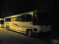 Greyhound Canada 1075 (1999 MCI 102DL3)