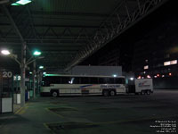 Greyhound Canada 1128 (2000 MCI 102DL3)