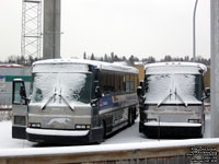 Greyhound Canada 915 (1990 MCI 102C3 ???)