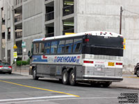 Greyhound Canada 975 (1995 MCI 102DL3)