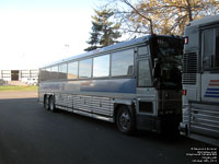 Greyhound Canada 983 (1995 MCI 102DL3)