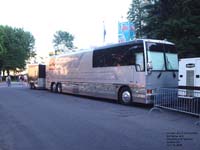 Prevost MirageXL2 motorhome - Dinosaur Jr. tour bus