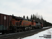 BNSF 5825 - ES44AC