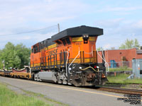 BNSF 7883 - ES44DC