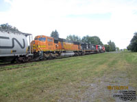 BNSF 8819 - SD70MAC