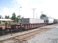 Sea cans on Canadian Pacific Railway - CP 527717