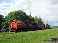 BNSF 8005 - ES44C4