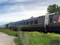 VIA 3327 (3300-serie LRC coach: 72 seats)