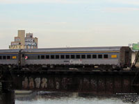 Via Rail 4106 (4100-serie Stainless steel coach: 74 seats) (ex-AMTK 4414, exx-SP 2227, exxx-T&NO 439, nee SP 2366)