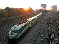 GO Transit 604 - MPI MP40PH-3C