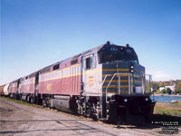 CDAC 461 - F40PHRm (Ex-Amtrak F40PH 266) (Owned by Rail World and it was stored on the MMA at Derby,ME)