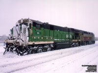 MMA 5078 - C30-7 (Ex-BNSF 5078, Exx-BN 5078) (Damaged 01/04 in a hi-cube truck collision in Bury,QC. The scrap metal piece stucks on the hood is not a road sign, but a part of the truck cube box.)