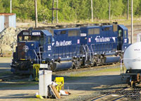 MEC 352 - GP40 (ex-CR 3268, exx-PC 3268, nee EMD 19) & 307 - GP40-2 (ex-CR 3171, exx-PC 3171)