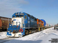 GMTX 2646 - GP38-2 and QGRY 2004 - GP38