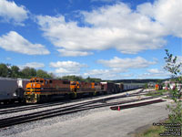 QGRY 3014 - GP40-2LW (ex-HLCX 9480, nee CN 9480)