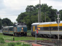 Via Rail 6426 (F40PH-2) and SIIX 2203