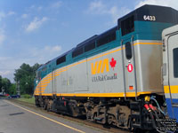 Via Rail 6433 (F40PH-2) - Rebuilt