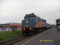 Via Rail 6433 (F40PH-2) - Rebuilt