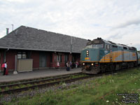 Via Rail 6452 (F40PH-2) - Rebuilt