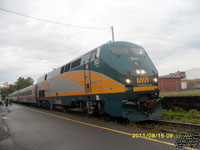 Via Rail 903 (P42DC / Genesis)