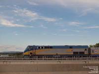 Via Rail 905 (P42DC / Genesis)