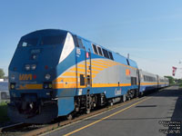 Via Rail 905 (P42DC / Genesis)