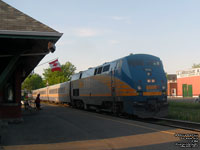 Via Rail 906 (P42DC / Genesis)