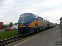 Via Rail 907 (P42DC / Genesis)