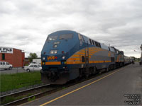 Via Rail 909 (P42DC / Genesis)