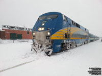 Via Rail 909 (P42DC / Genesis)