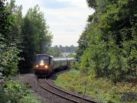 Via Rail 915 (P42DC / Genesis)