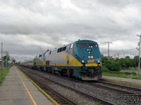 Via Rail 917 and 918 (P42DC / Genesis)