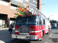 447 - (337-03568) - 2003 E-One Cyclone II ladder - Station/Caserne 47 (Rue St-Zotique Est)