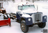 Unidentified International Loadstar truck