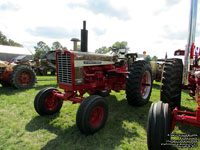 International Harvester Farmall 1026