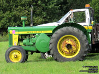 John Deere 820